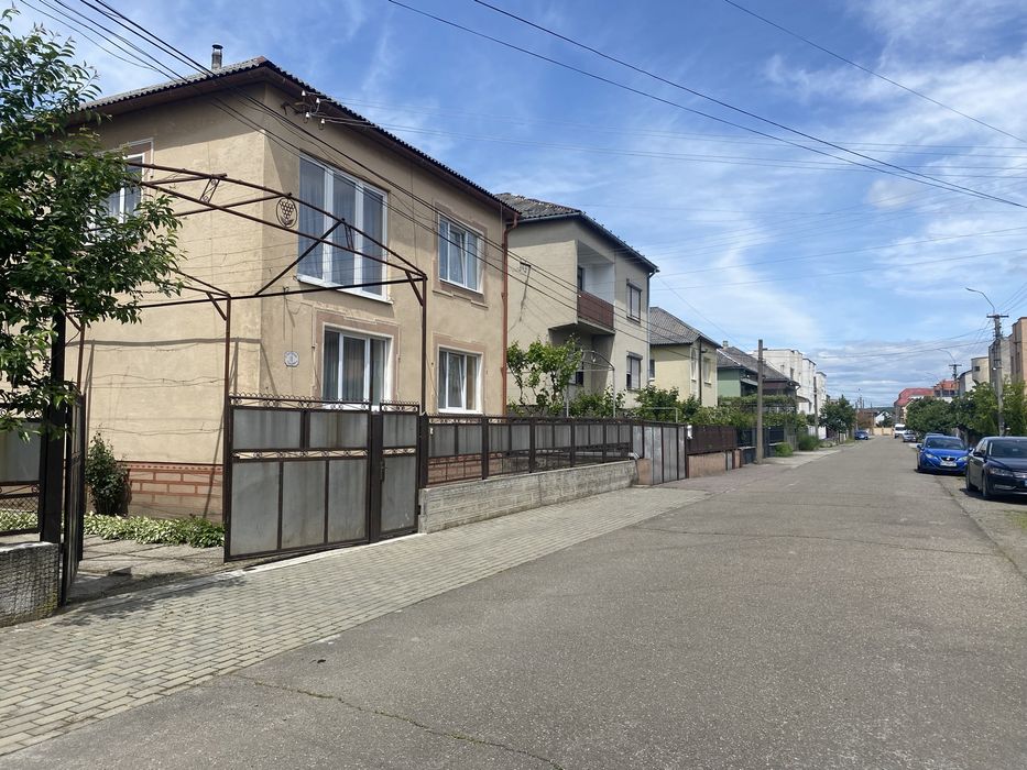 House in Vynohradiv, Tsilyna - View 2