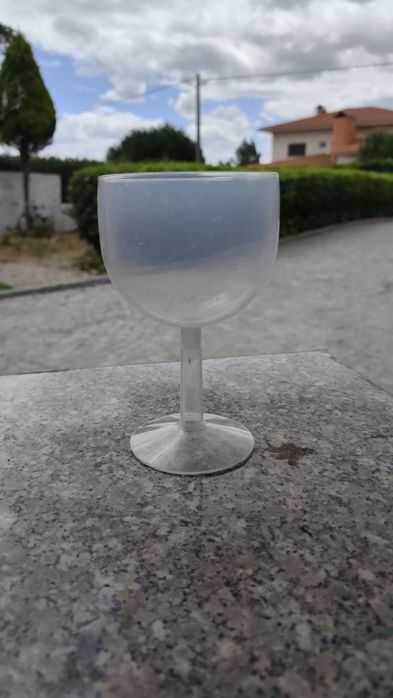 Copos Gin  com pé alto, em Polipropileno. Ideal para festas