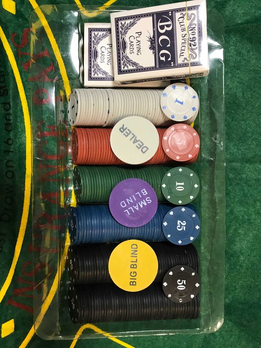 Набір для покеру/покерный набор/ 300 фішек з номіналом/