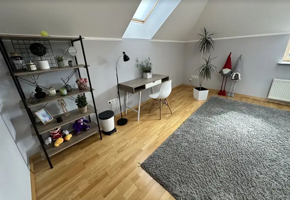 Продаж 2 поверхового будинку 419 кв. м, 6 кімнат, Петриків