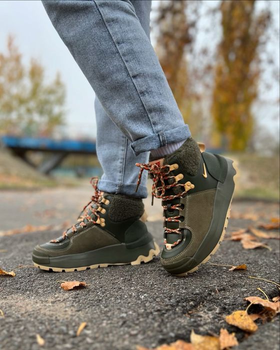 Жіночі зимові хайтопи Nike City Classic Boot PRM WP