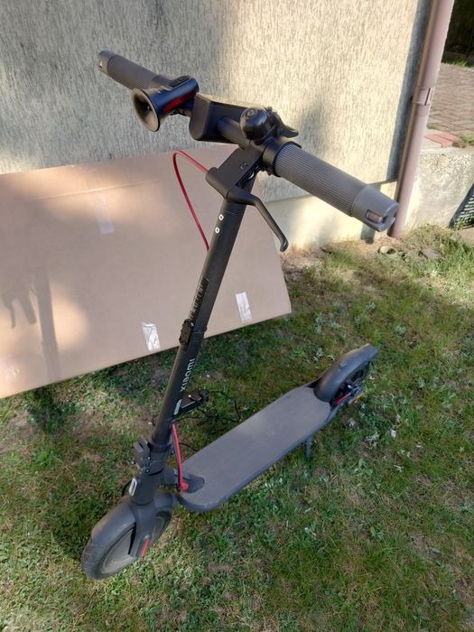 Hulajnoga Xiaomi 4 Electric Scooter elektryczna 300W 20 km/h