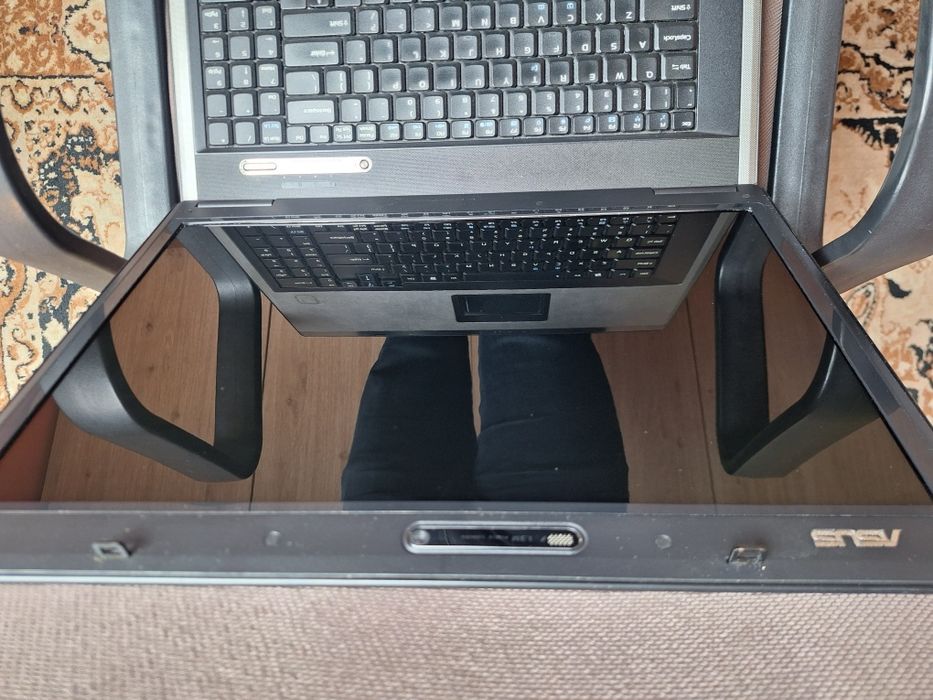 Laptop Asus F7E 17" na części