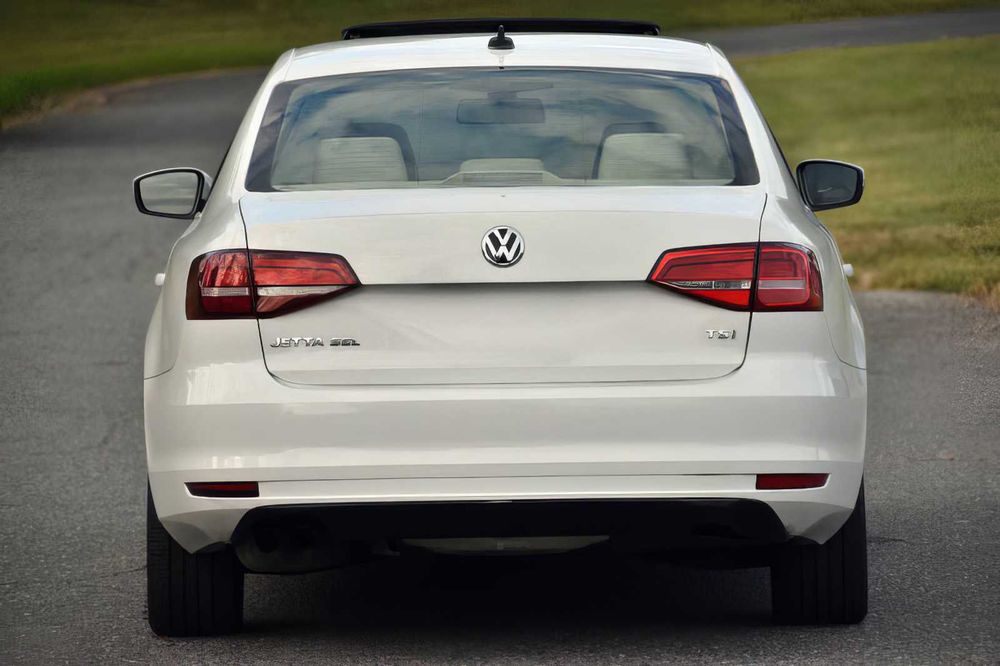 Volkswagen Jetta      2016