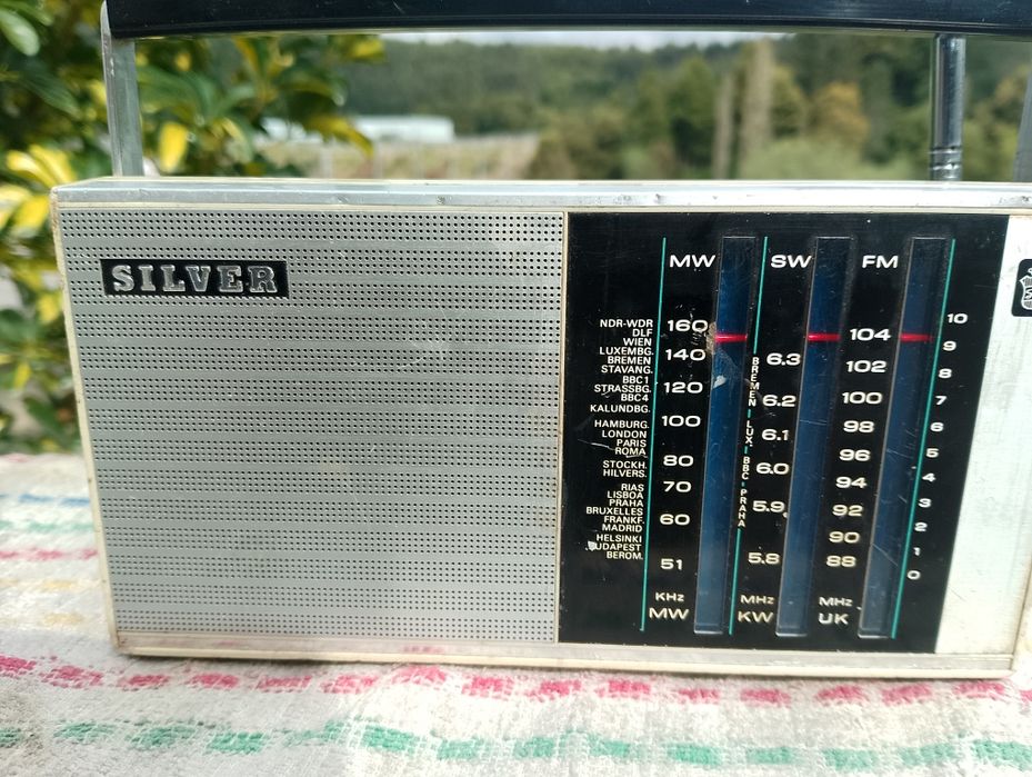 Radio portátil, bom estado