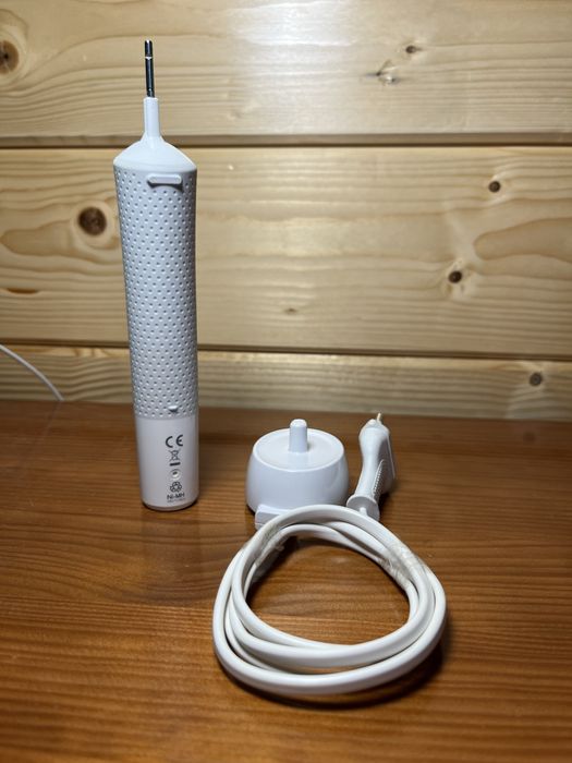 Escova de dentes elétrica Oral B