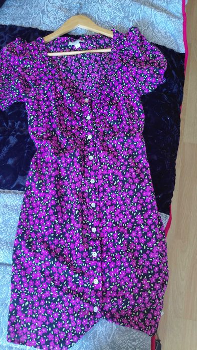 Vestido floral curto