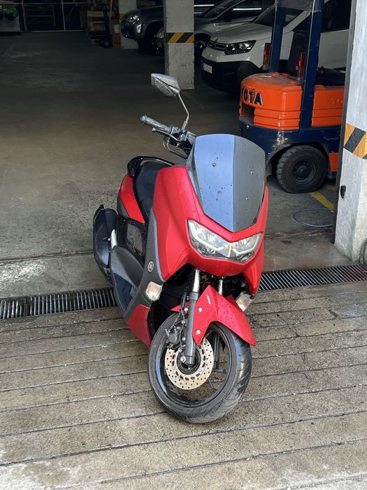 Yamaha Nmax 125 poucos Kms, linda