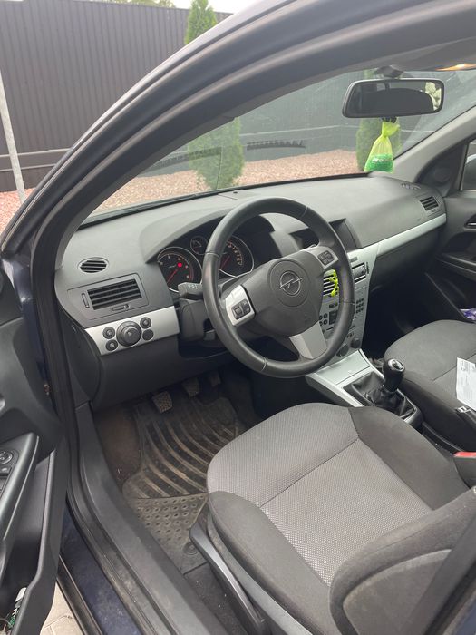 Opel Astra H 2009 1.7d Терміново