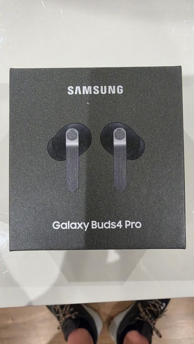Vendo Galaxy Buds 4 Pro novos, caixa selada
