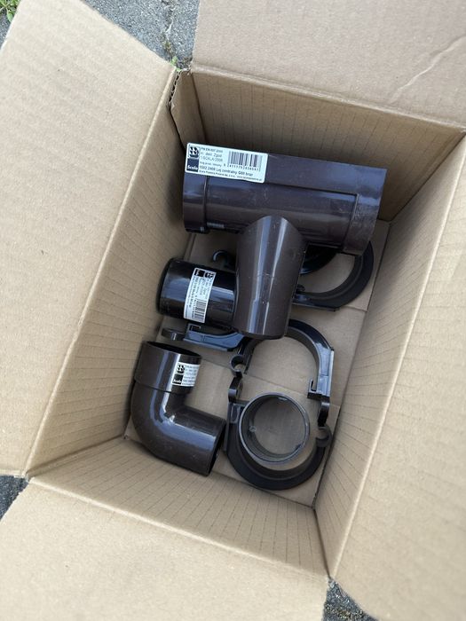 Scala Plastics elementy do rynien lej spustowy naroznik hak rynny