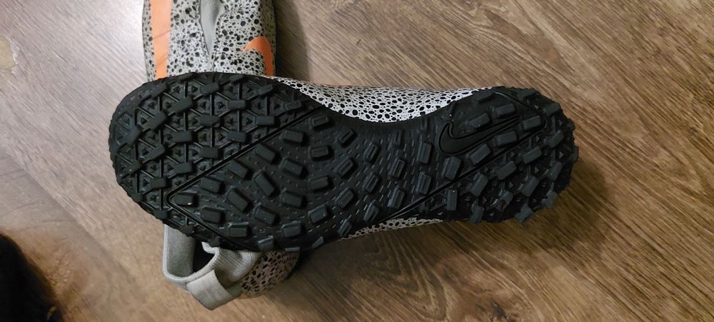 Сороконіжки найк