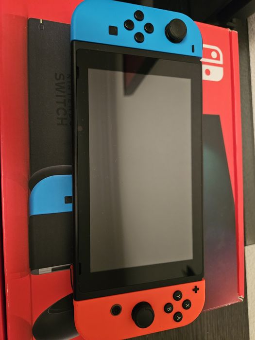 Nintendo Switch V2 + FIFA23 + Acessórios + Bolsa