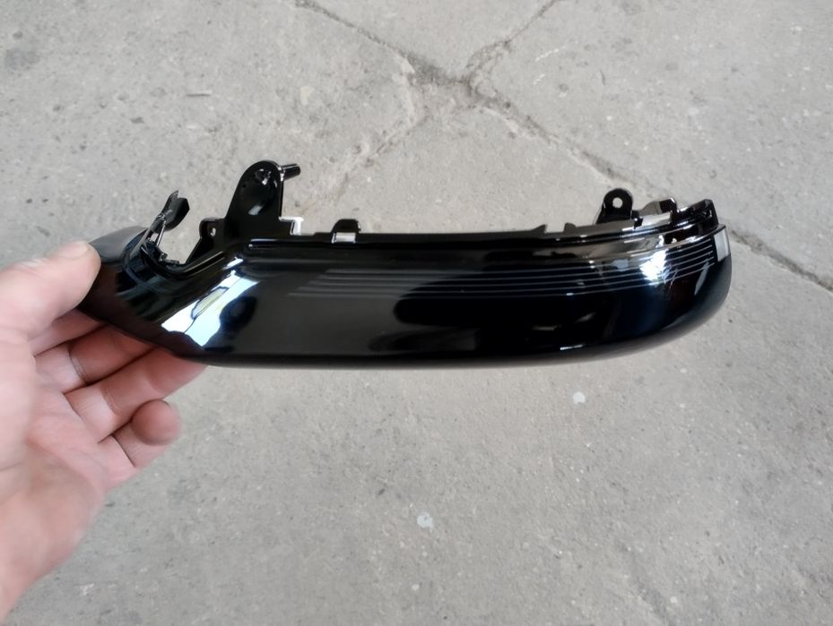Lewy dół lusterka BMW M2