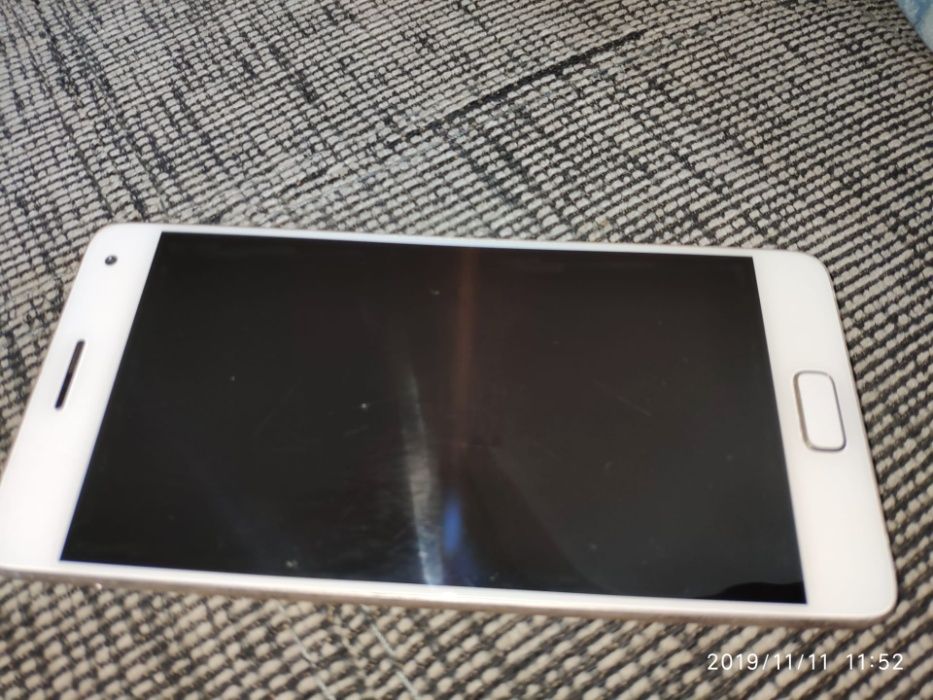 Telemovel Lenovo ZUK Z2 PRO SD820 6GB RAM/128GB Memoria