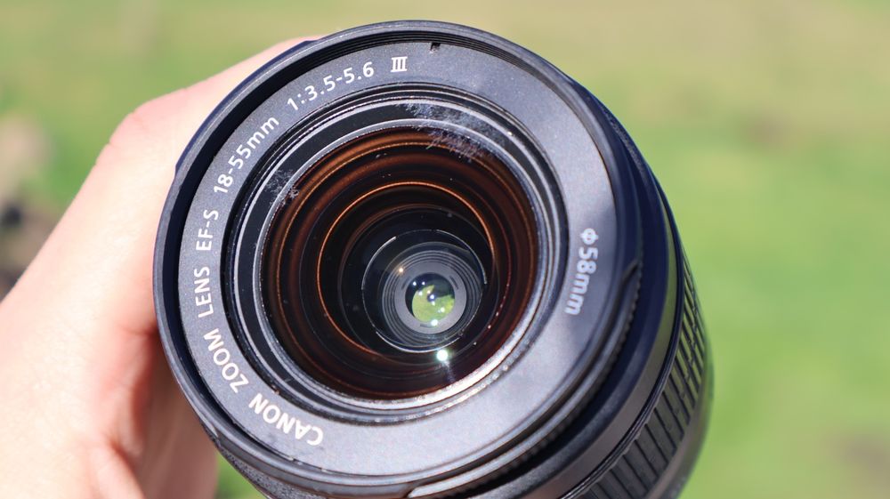 Canon EOS 1100D + EFS 18-55mm