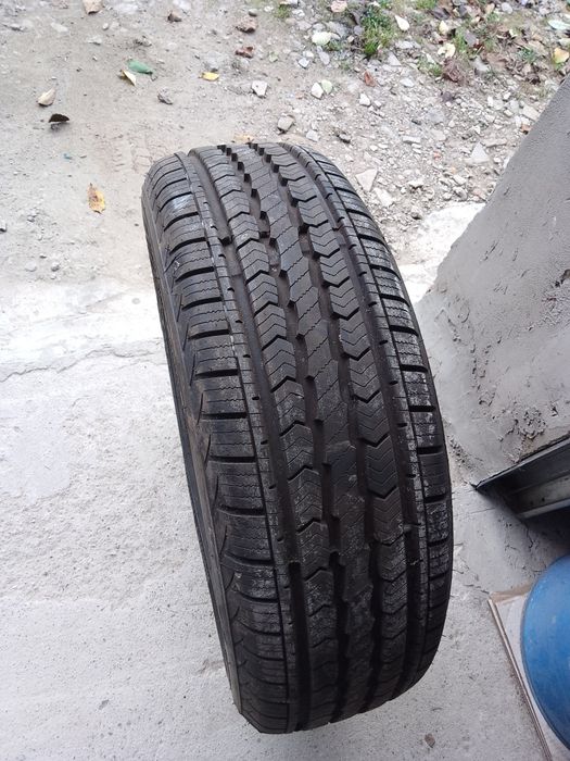 Шина 225/65 R17.