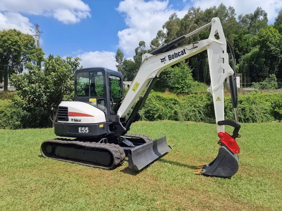 Mini escavadora bobcat 5.5 tn