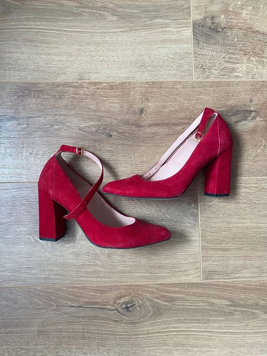 Туфлі червоні  замшеві