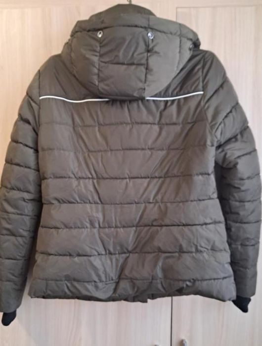 Куртка хакі,розмір С ,220 грн