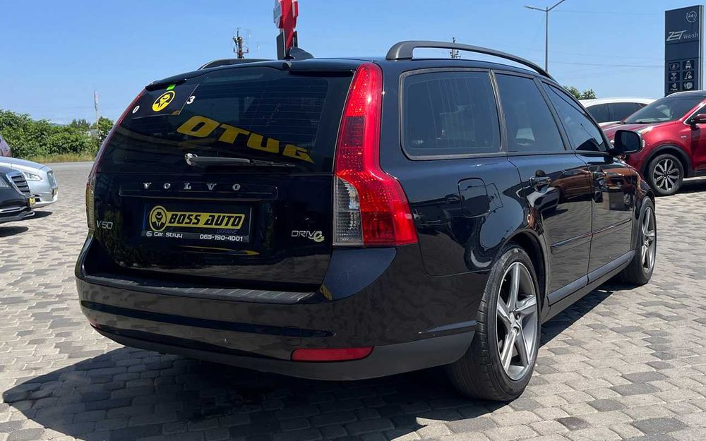 Volvo  V50  2010