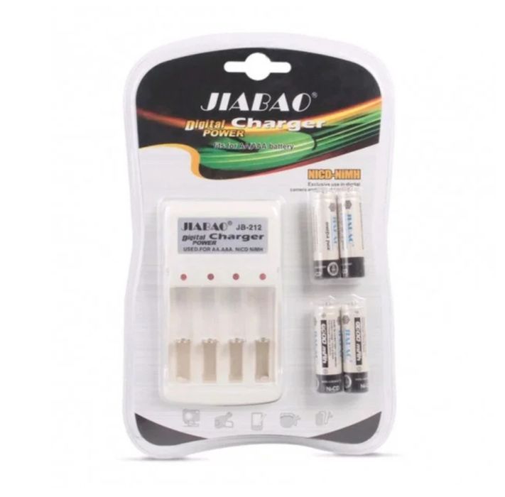 Зарядное устройство с ААА и АА аккумуляторами (4 шт)