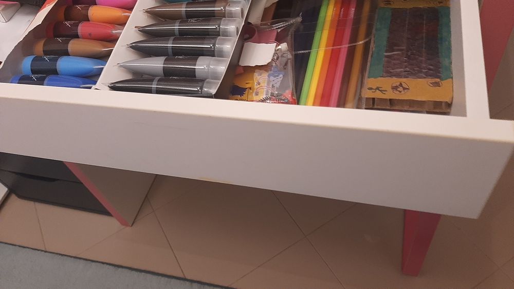 Mesa escritório + cadeira IKEA para criança