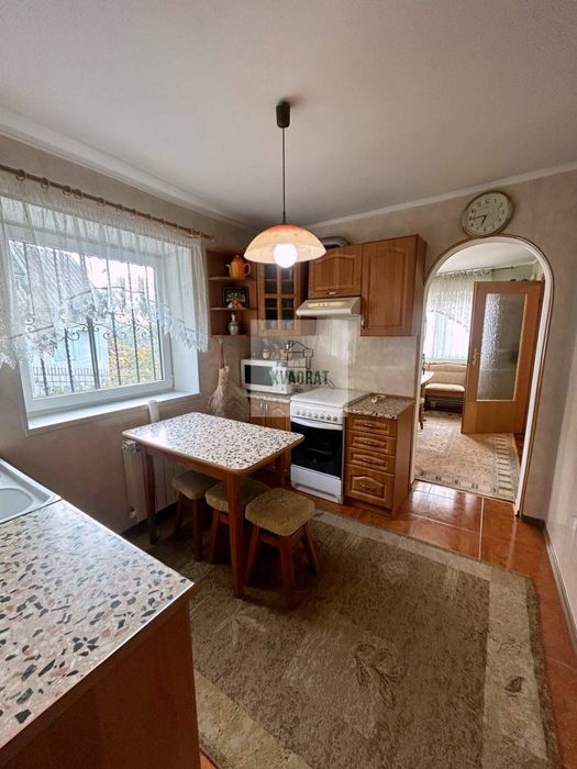 Продам затишний будинок з басейном та зоною відпочинку біля Дністра