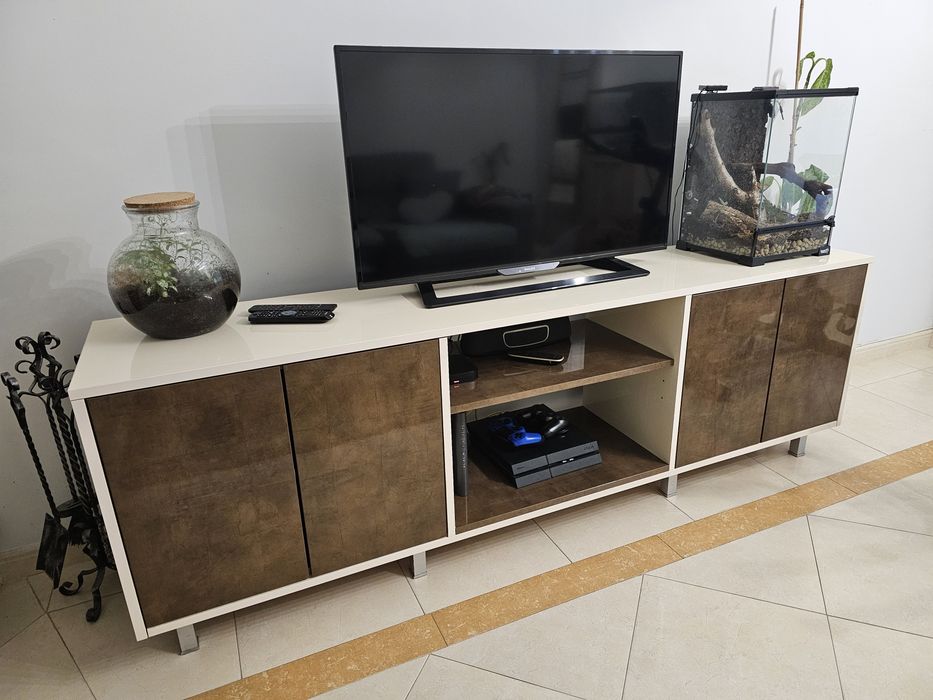 Móvel de sala para TV c/  conjunto mesa de centro