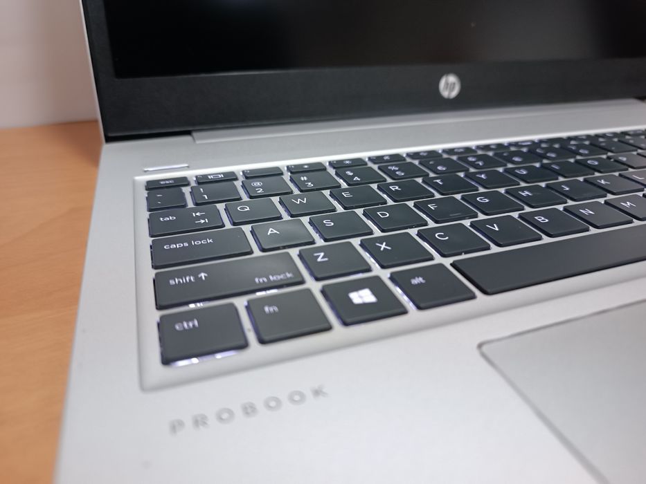 Ноутбук Тонкий HP Ryzen 7 8 по 3.8Ghz 16GB D4 SSD 256GB VEGA 10 FHDIPS