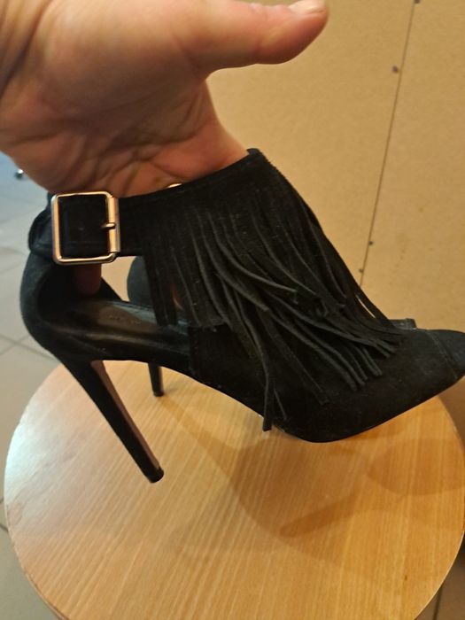 Szpilki z frędzelkami rozm.39