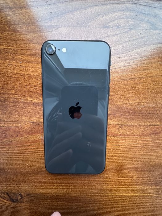 Iphone se 2 generacja