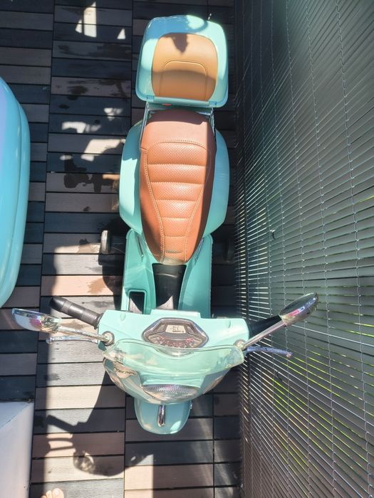 Licencjonowany motorek / skuter MILLY MALLY Vespa GTS Super kolor miętowy