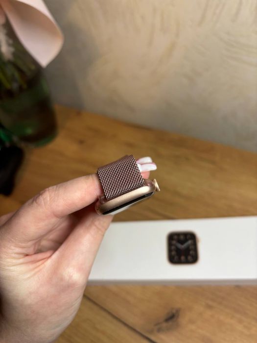 Apple watch Watch SE 40 mm акб 99% гарний  стан