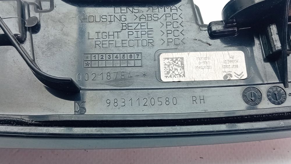 Farolim da mala direito CITROËN C4 III