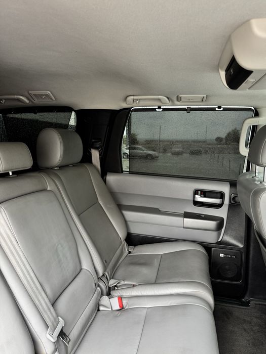 Toyota Sequoia 2014 ГАЗ/БЕНЗИН