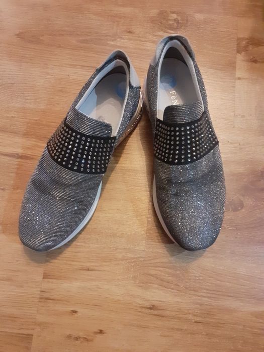 Buty cafe noir cyrkonie świecące