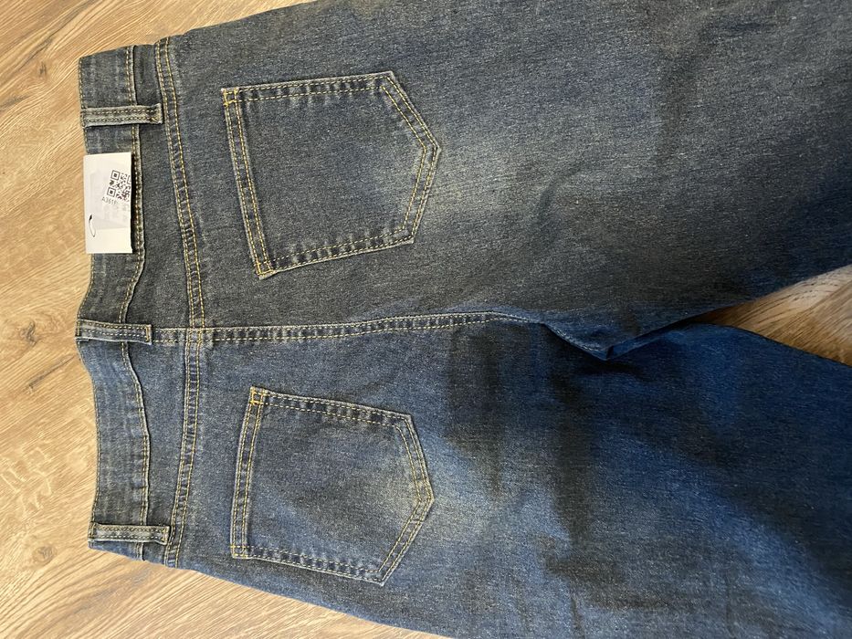 Spodnie jeansy nowe