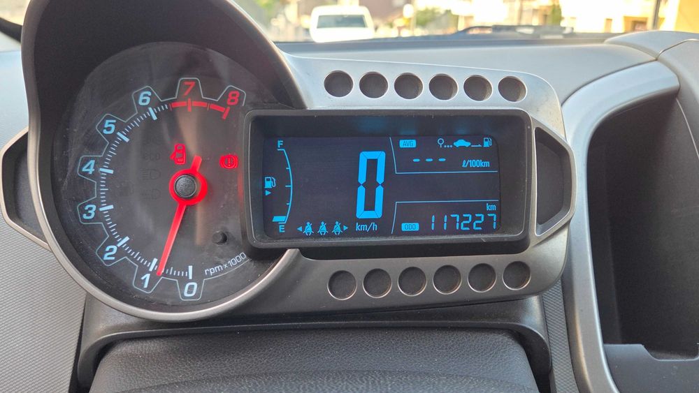 Chevrolet Aveo 1.2 Gasolina — photo 5