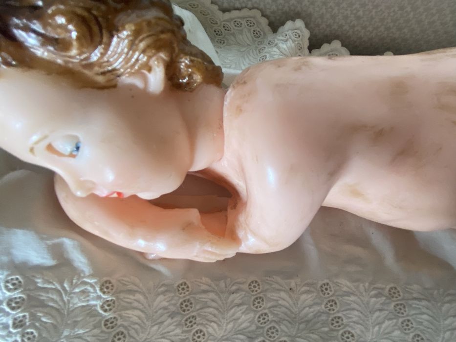 Menino Jesus de cera musical