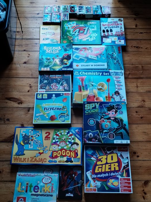 Planszówki, puzzle, zabawki, magnesy i notes