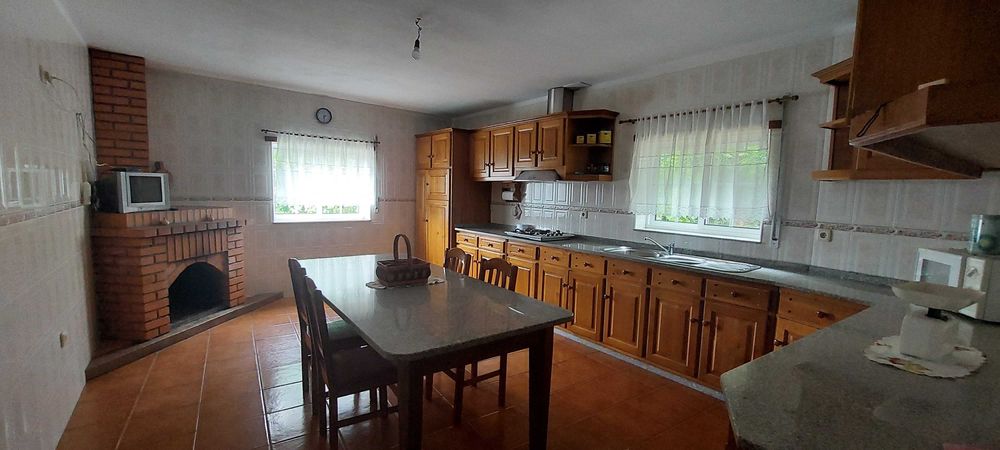 Quintinha Centenária em Pedra com 2.000 m² – Fonte Arcada, Póvoa de Lanhoso