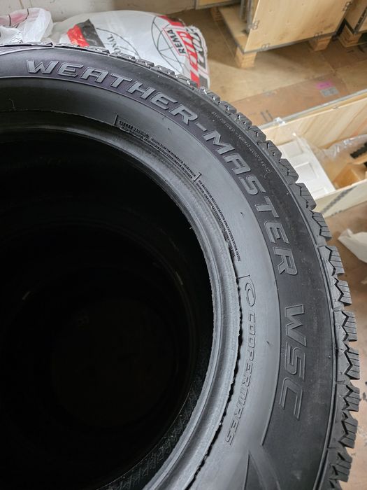 Зимова резина Cooper 265 60 R18