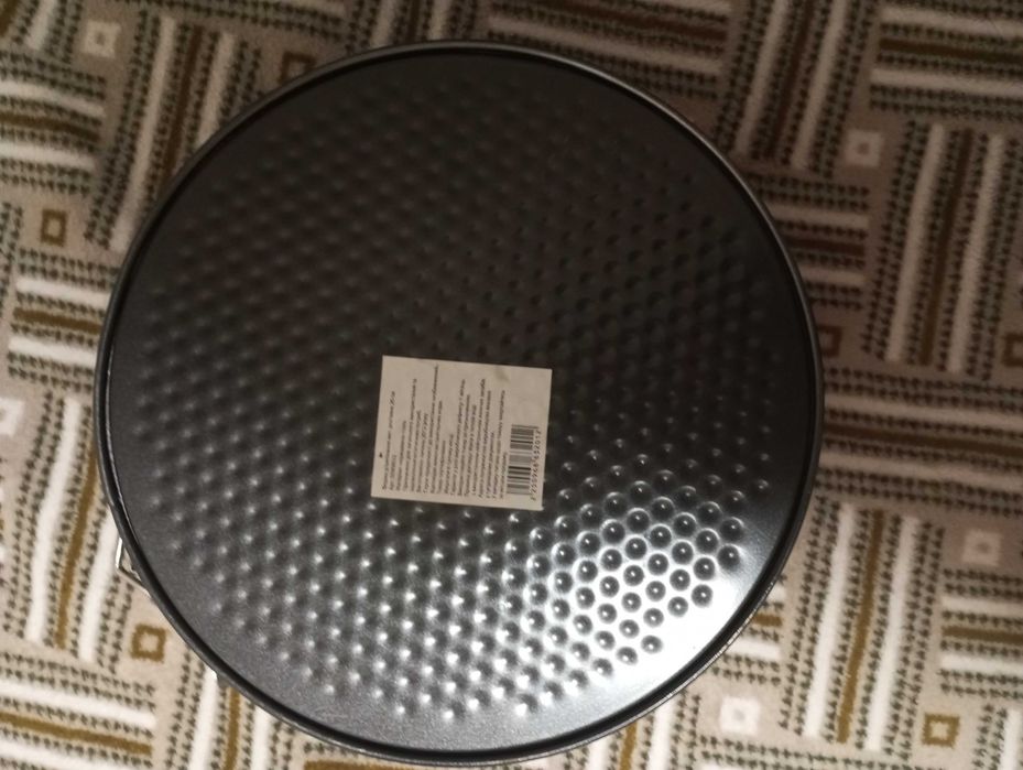 Продам форму для выпечки, круглую  разъемную