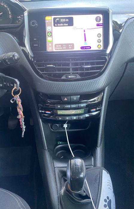 Peugeot 208 cinzento — photo 4