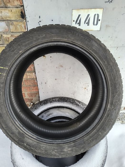 Шини Nokian 275/45 R21