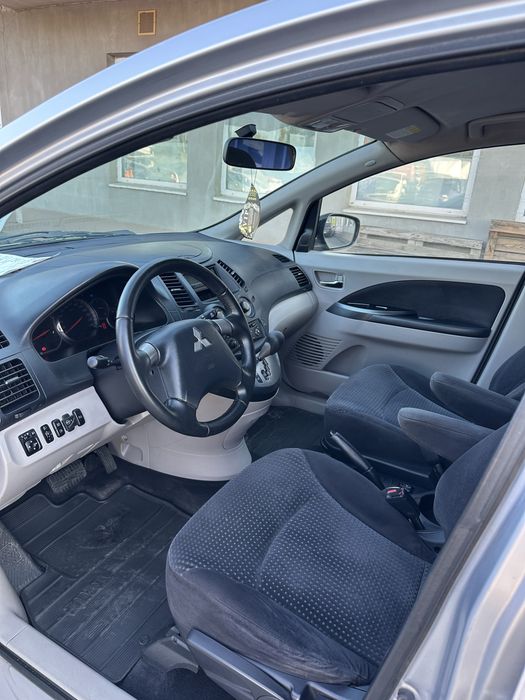 Mitsubishi Grandis 2005 рік Автомат