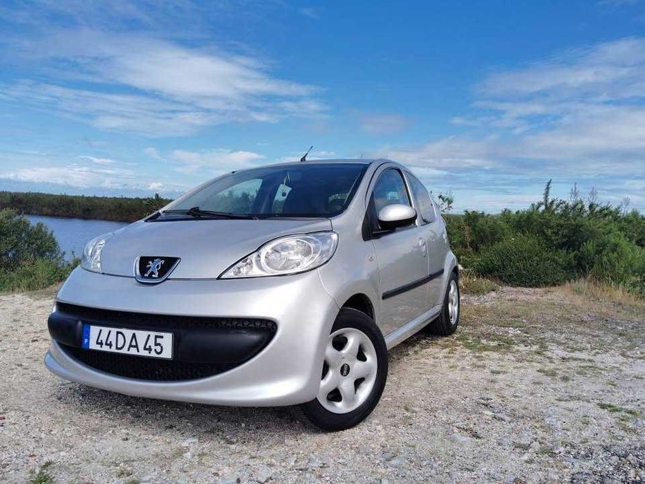 Peugeot 107 1.0 motor de corrente Toyota estado impecavel