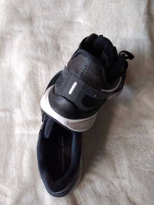 Классні кросси унісекс б/в. Розмір 38- 25 см