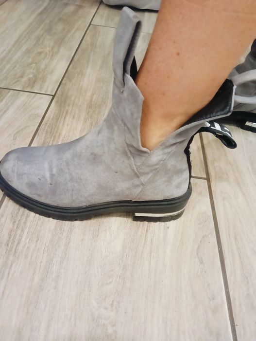 Buty zamszowe za kostkę